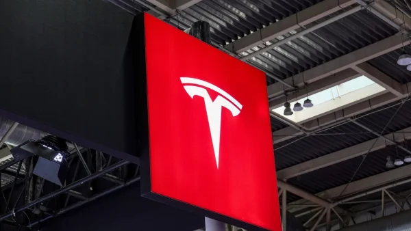 Tesla, en önemli gelir kaynaklarından birini kaybetmek üzere.