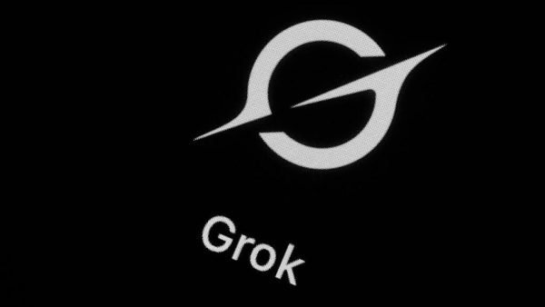 Grok yapay zekâsının önümüzdeki haftadan itibaren Tesla araçlarına entegre edileceğini açıkladı.