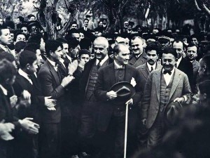 Erkek lisesi öğrencileri ile 18 Kasim 1930 Kayseri  