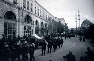 Atatürk'ün cenaze töreninden,Tophane, Nusretiye Cami 