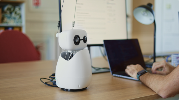 Reachy Mini – Bugünün ve Yarının Yapay Zekâ Geliştiricileri İçin Açık Kaynaklı Robot